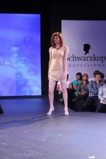at Schwarzkopf reveals new look for the season in Renaissance Hotel, Mumbai on 10th May 2012 (104).JPG